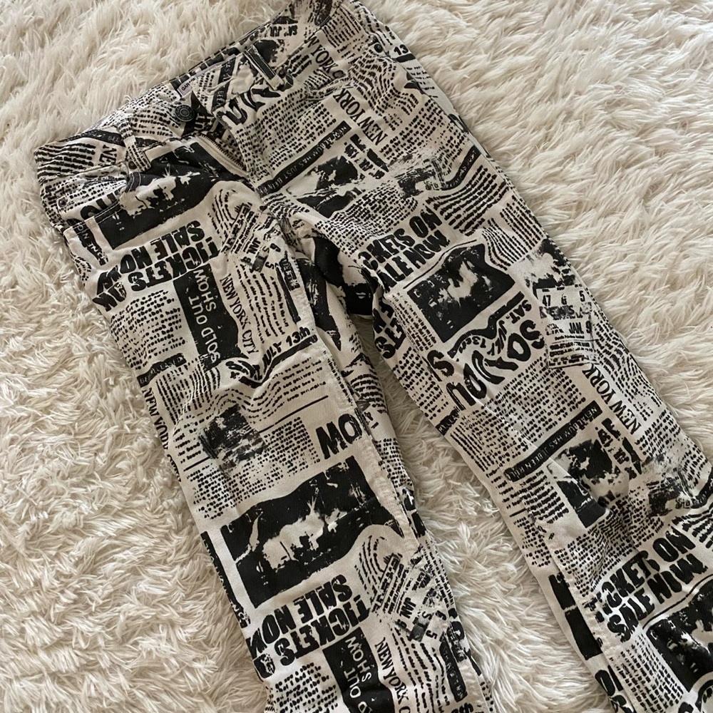 GARAGE NEWSPAPER PRINT JEANS 🖤